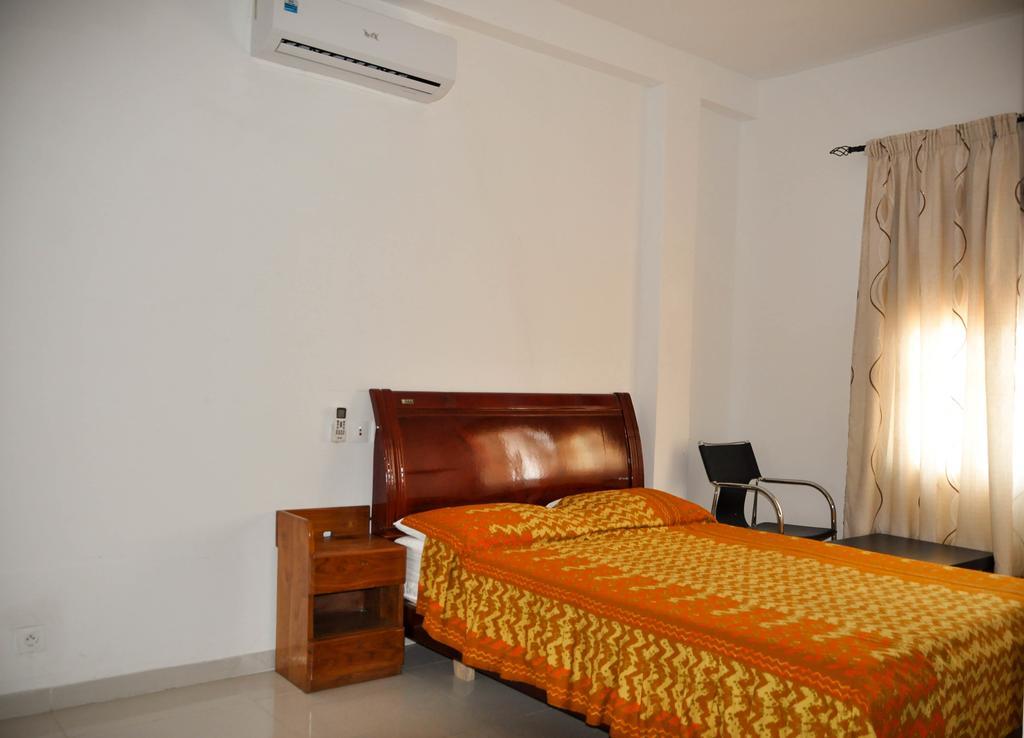 Guest House Lumen Lome Exterior photo